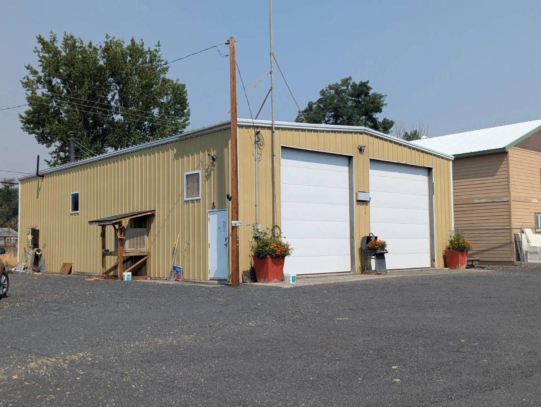 Eastern Oregon Commercial Building