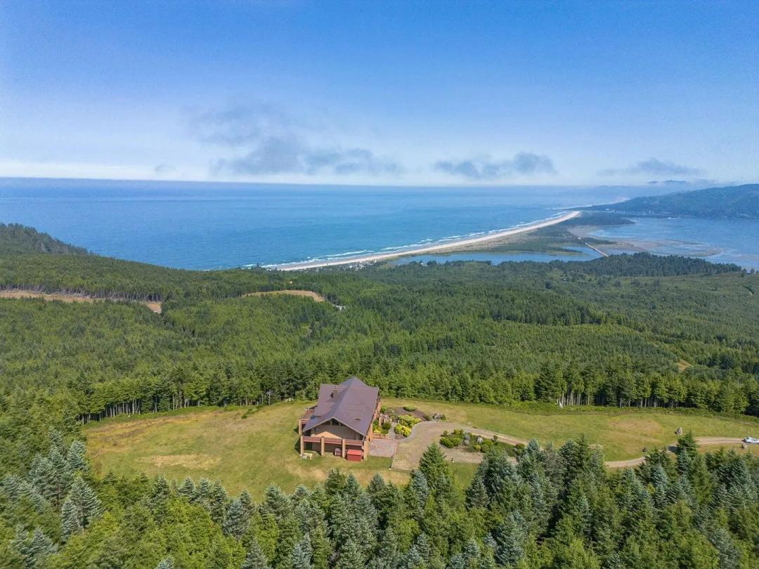Tillamook Bay Timber Retreat
