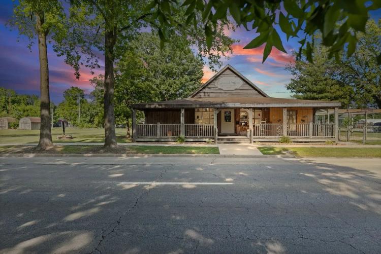 607 N Poplar St, Centralia, IL 62801