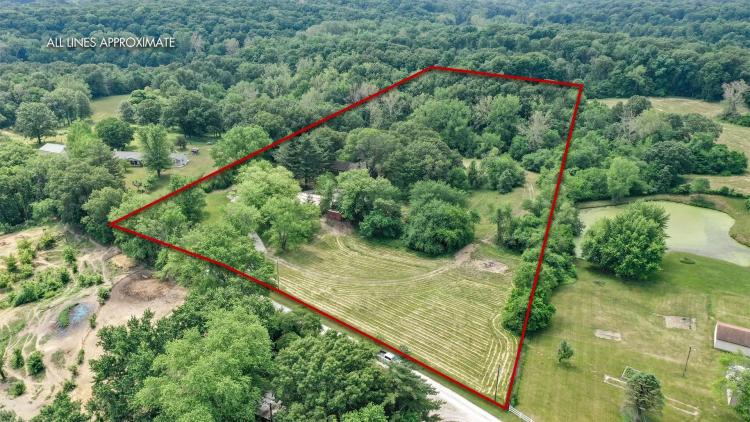 1395 Meyers Lane, Brighton, IL