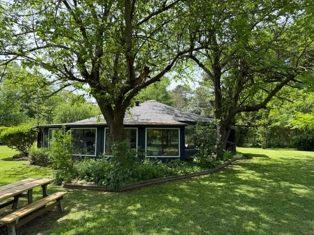 A Home on 5.03 Acres in Polk County, AR 