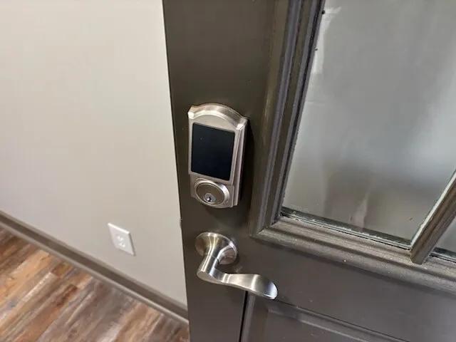 90542837-18