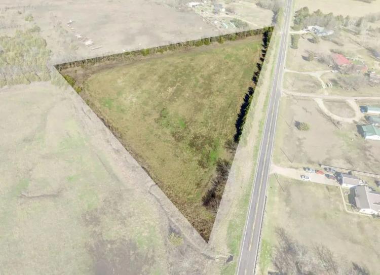 6.5 MOL Acre of Pastureland in Paris, TX