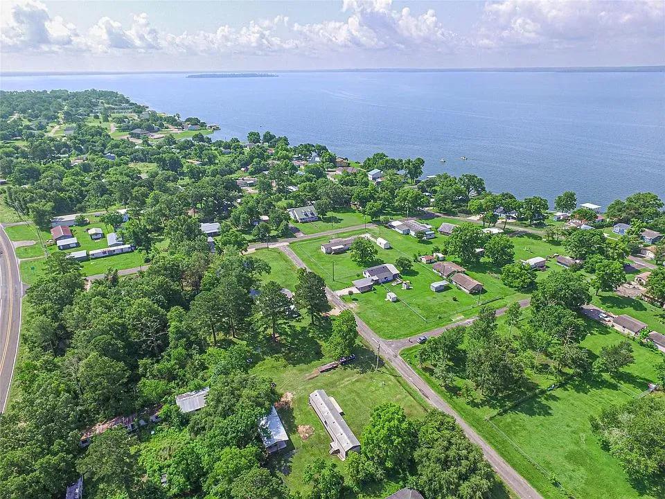 8,400 Sq Ft Lot in Lake Livingston Village, Livingston, TX - Mobile Homes Allowed