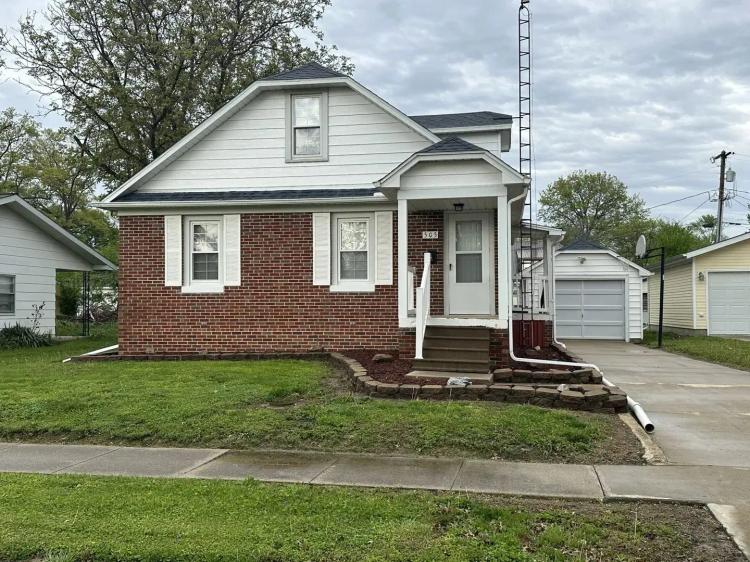505 St. Clair Street Altamont, IL 62411