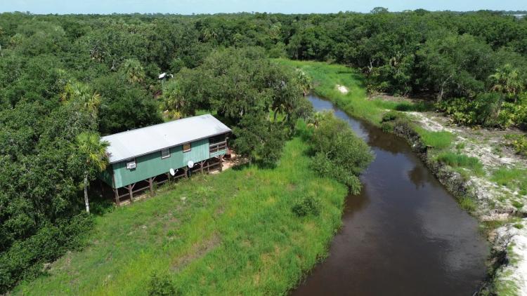 Secluded Creekside Cabin on over 17+ Acres in Arcadia, Florida! 