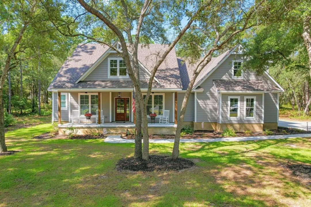 1231 Village Green Dr