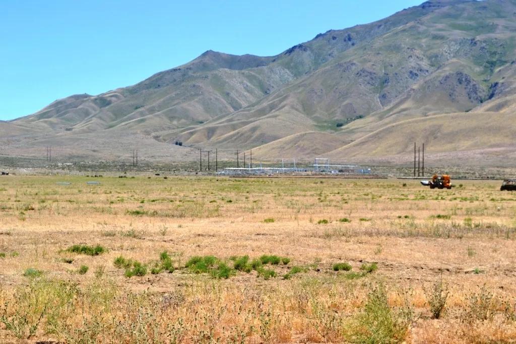 10.07 acres just east of California state line * Mountain Views