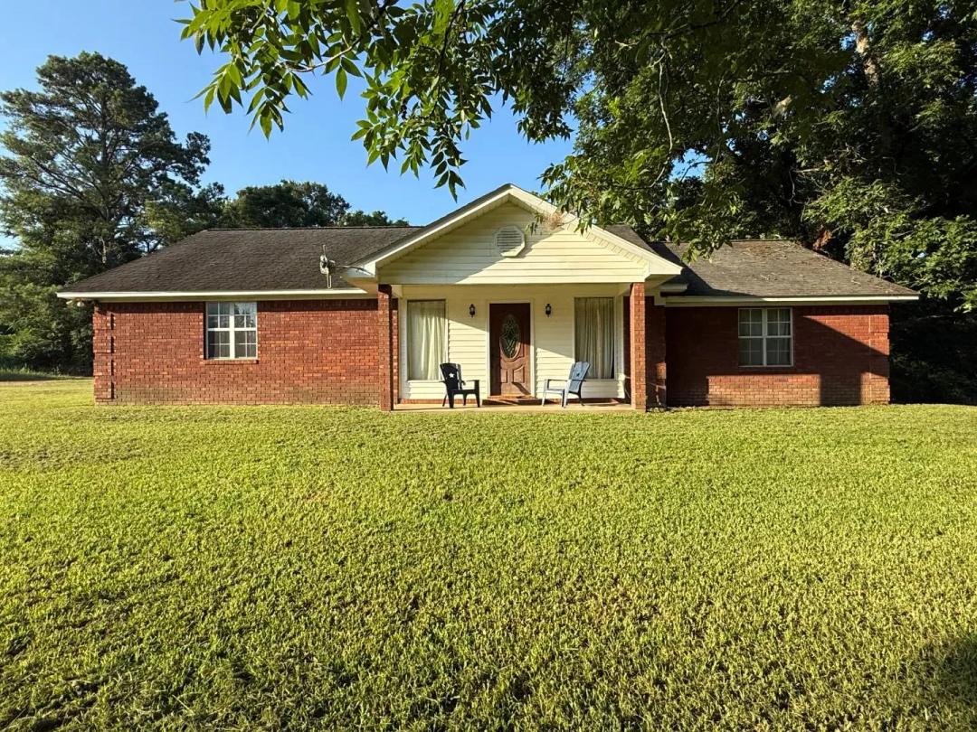 A Home on 10.5 Acres in Winston County, MS 