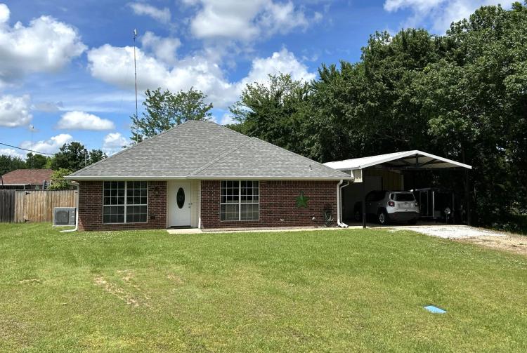 Brick Home For Sale in Powderly TX