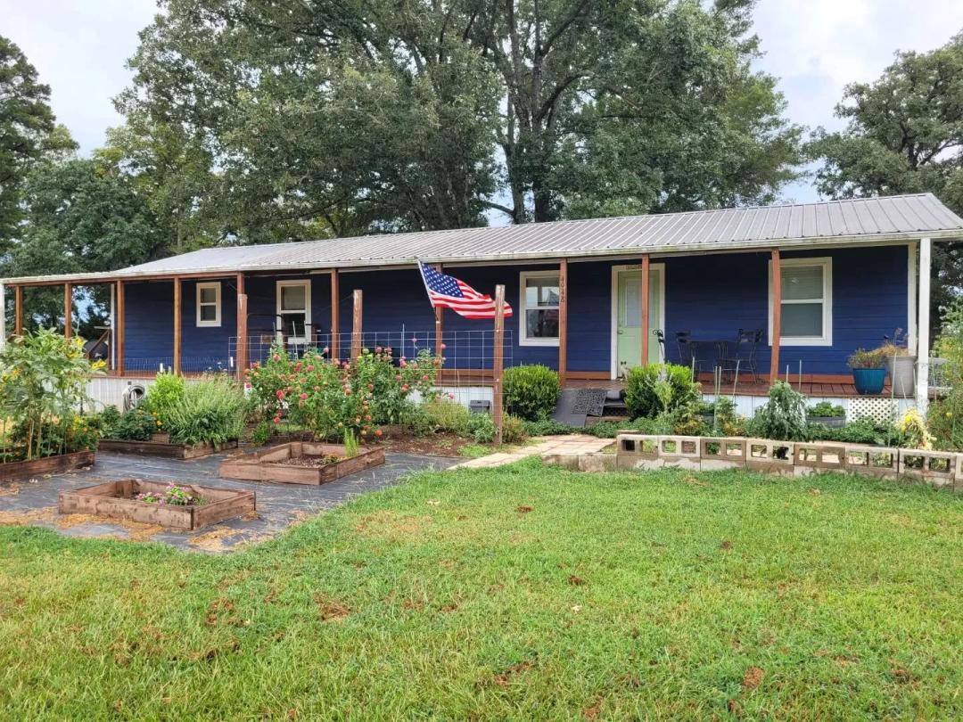 Updated Country Home on 1 Acre with Shop & Pasture