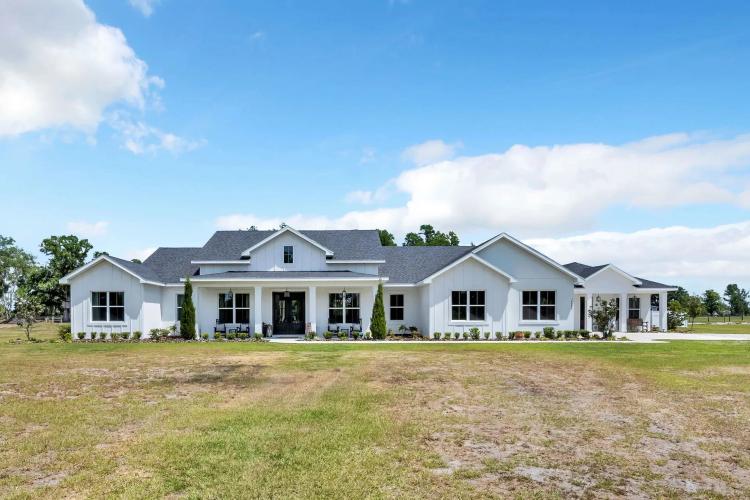 Modern Farmhouse Homestead