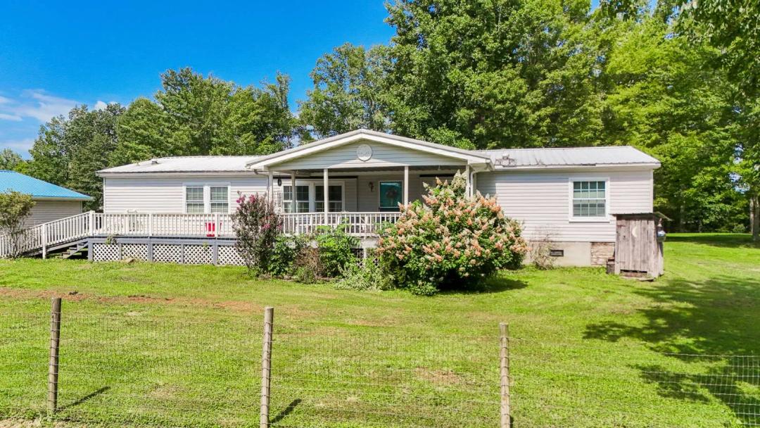 3 Bed/3 Bath Home on 2.89 Acres with Tons of Storage! Napier,WV