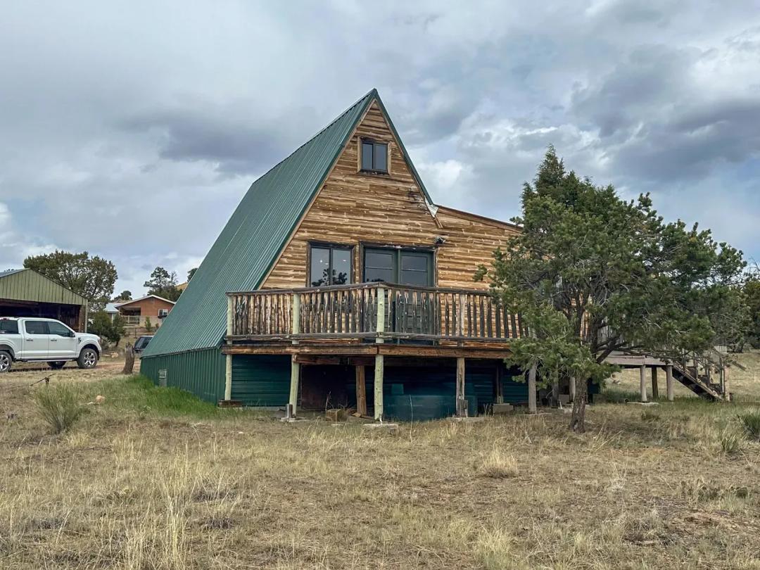 15 Jaquez Rd La Jara - A Frame cabin with Public land access