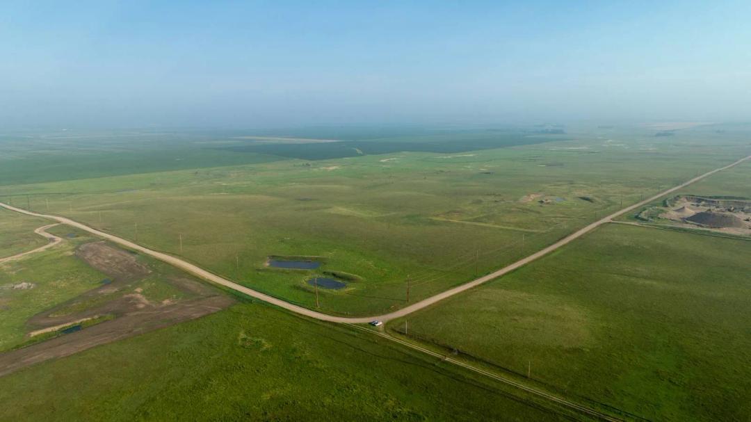 Offering 240+/- acres Grassland in Aurora County, South Dakota