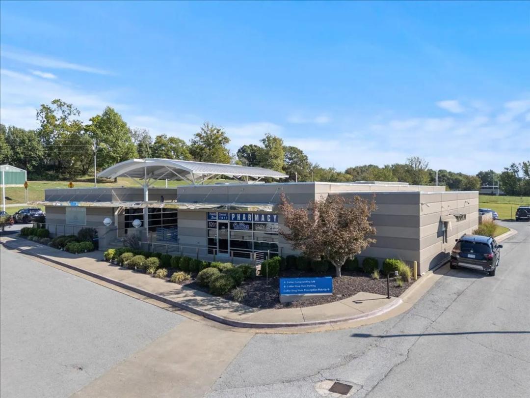Commercial Building Right off of Interstate 49 Johnson, AR Exit