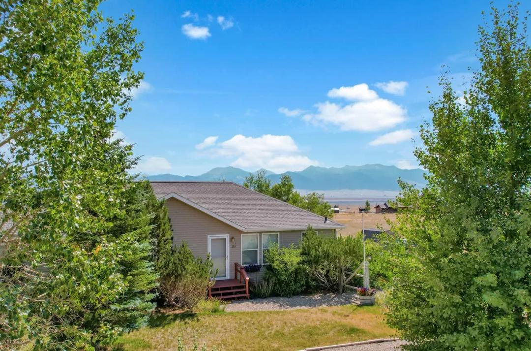 5 BED - 3 FULL BATH On Horse Friendly Acres