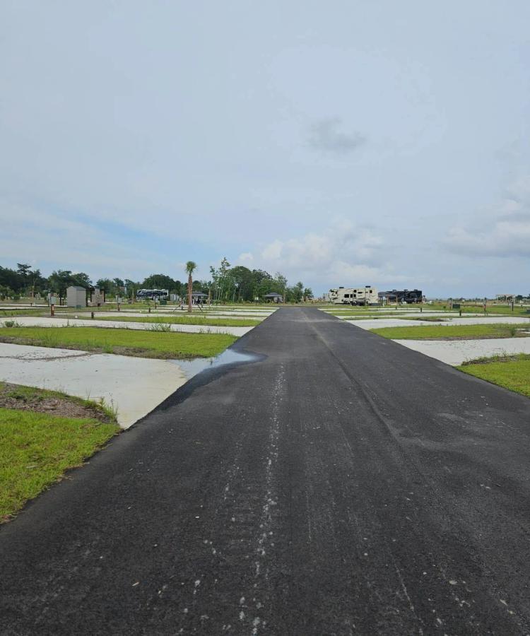 Beautiful RV Lot in Paradise Found Rv Resort -Close to Amenities
