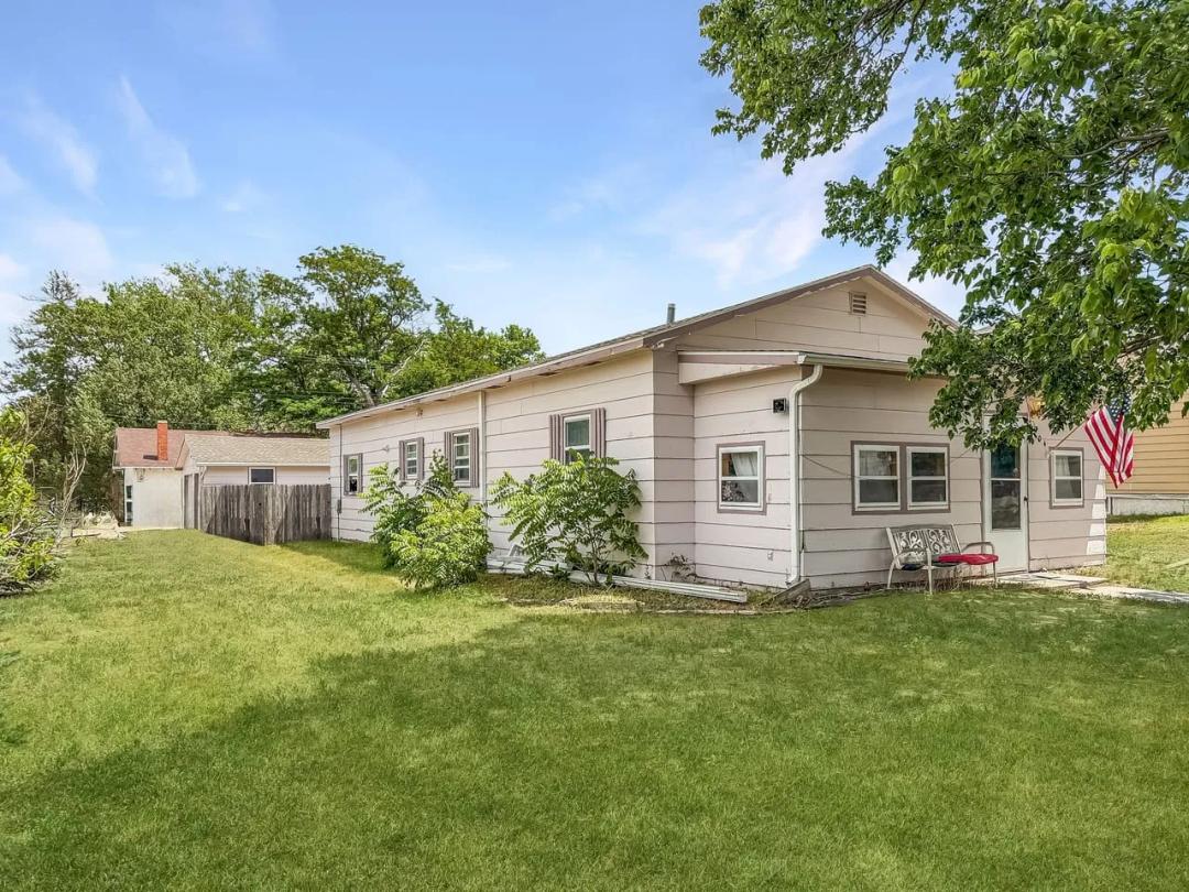 1104 Hospital Dr Crawford, NE 