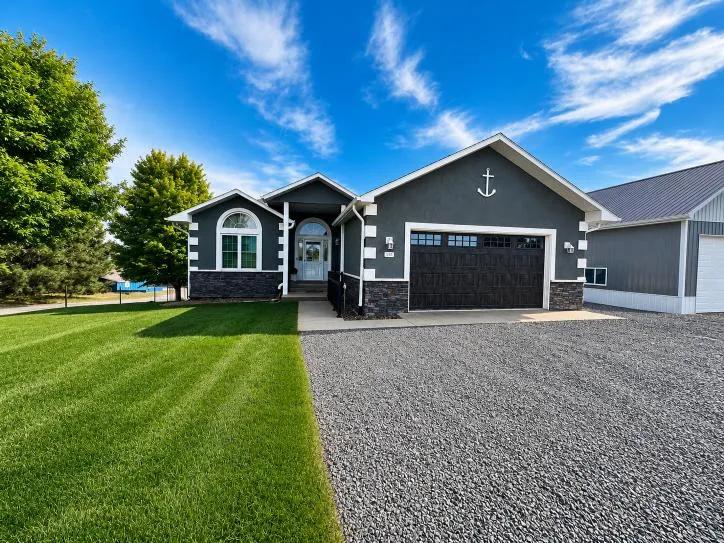 51 Lakeshore, Lewellen, NE