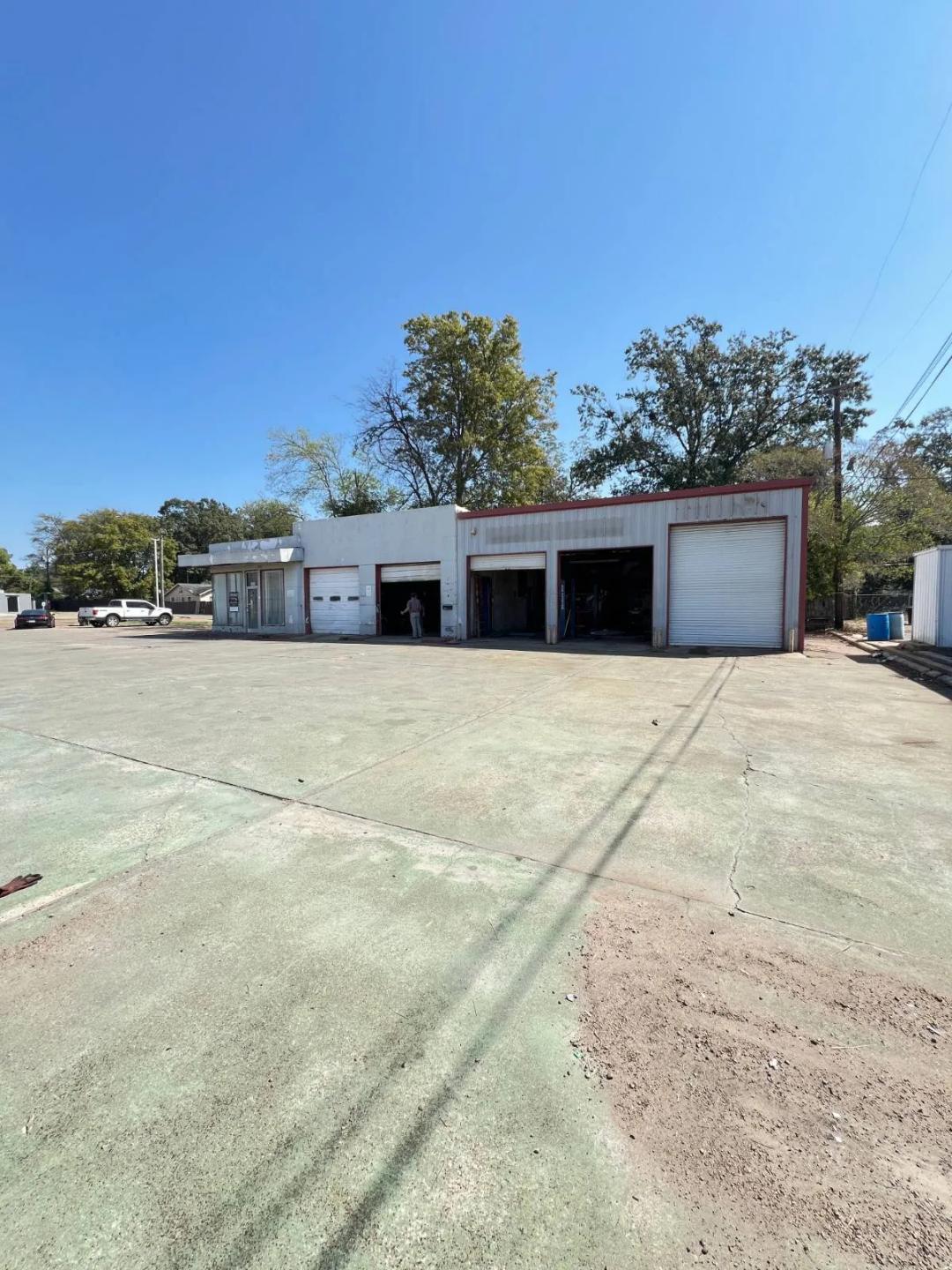 High-Traffic Hwy 82 Commercial Opportunity - Ready for Business!