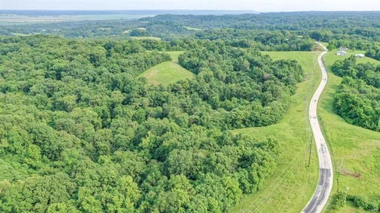 2388 Plummer Hill Rd, Hardin, IL