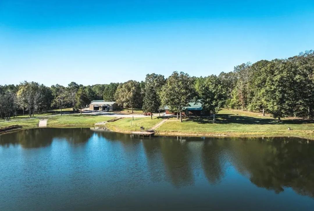 Cliffs Lake - A Sportsman's Paradise