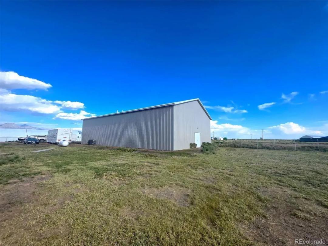 827 S Regiel Boulevard, Moffat