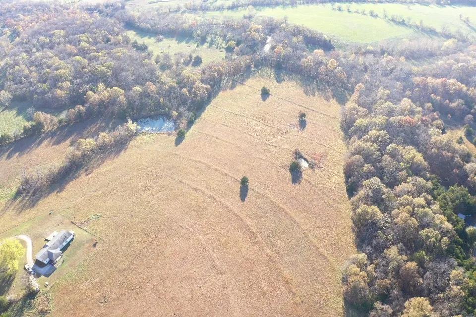 Big Nice Home and 40 Acres Benton County Mo