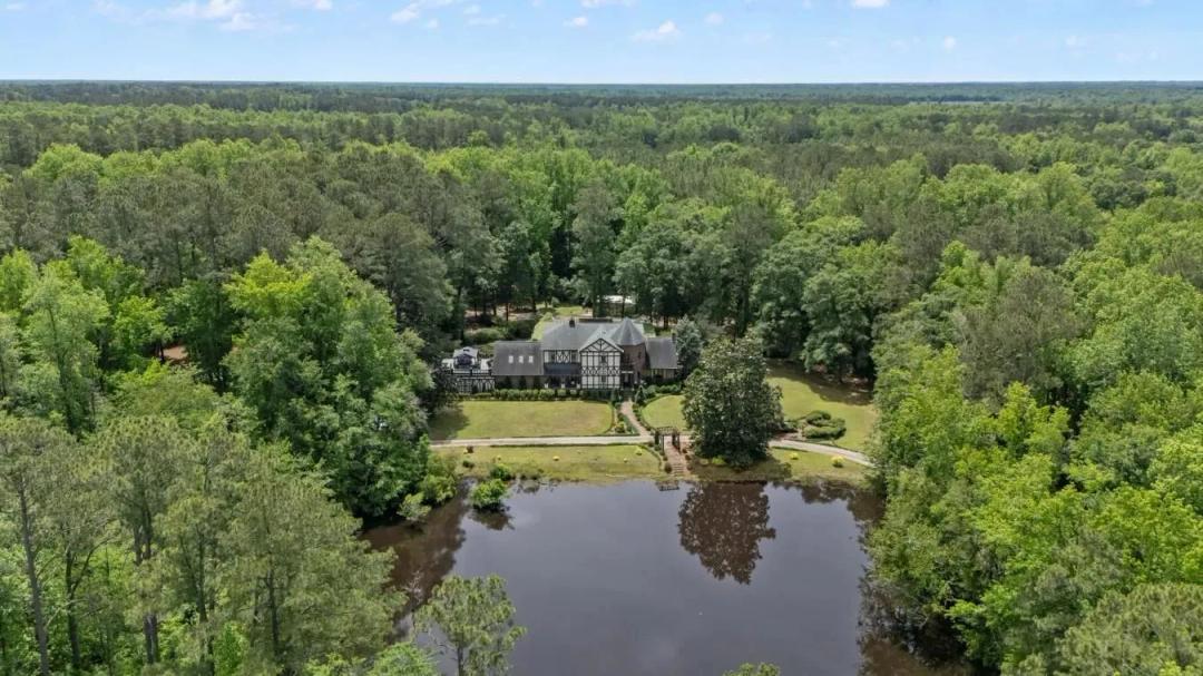 HOME, VENUE, SHORT TERM RENTAL, FARM AND HORSES!