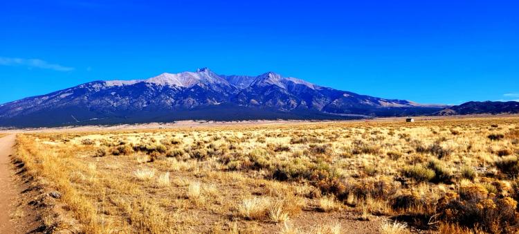 Scenic mountain Views. Colorado. Mobiles Modulars site-buiilds allowed
