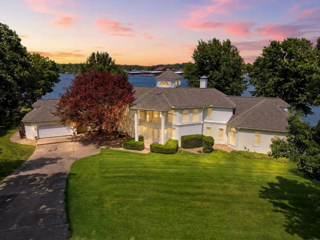 Grand Lake White House