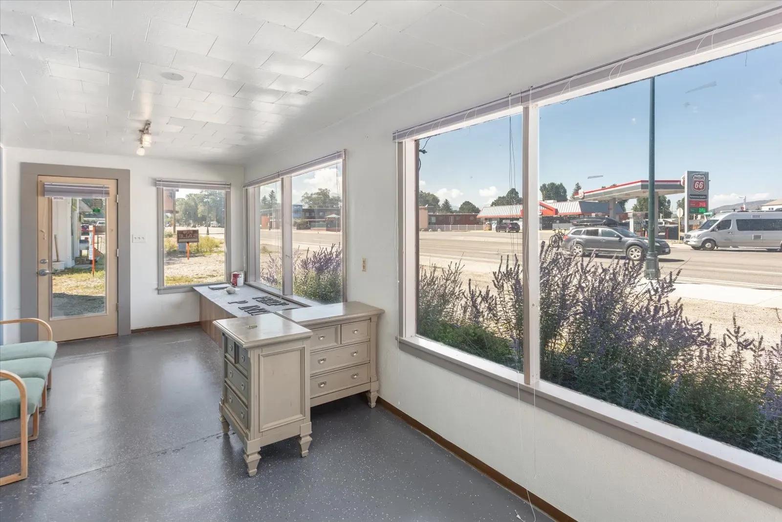 19-249-W-Rainbow-Blvd-19