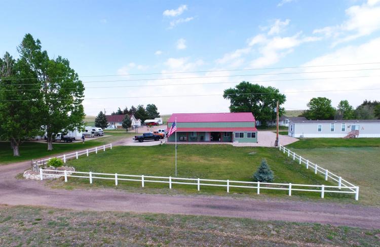 Sandy Beach Paradise Barndominium, Lemoyne, NE