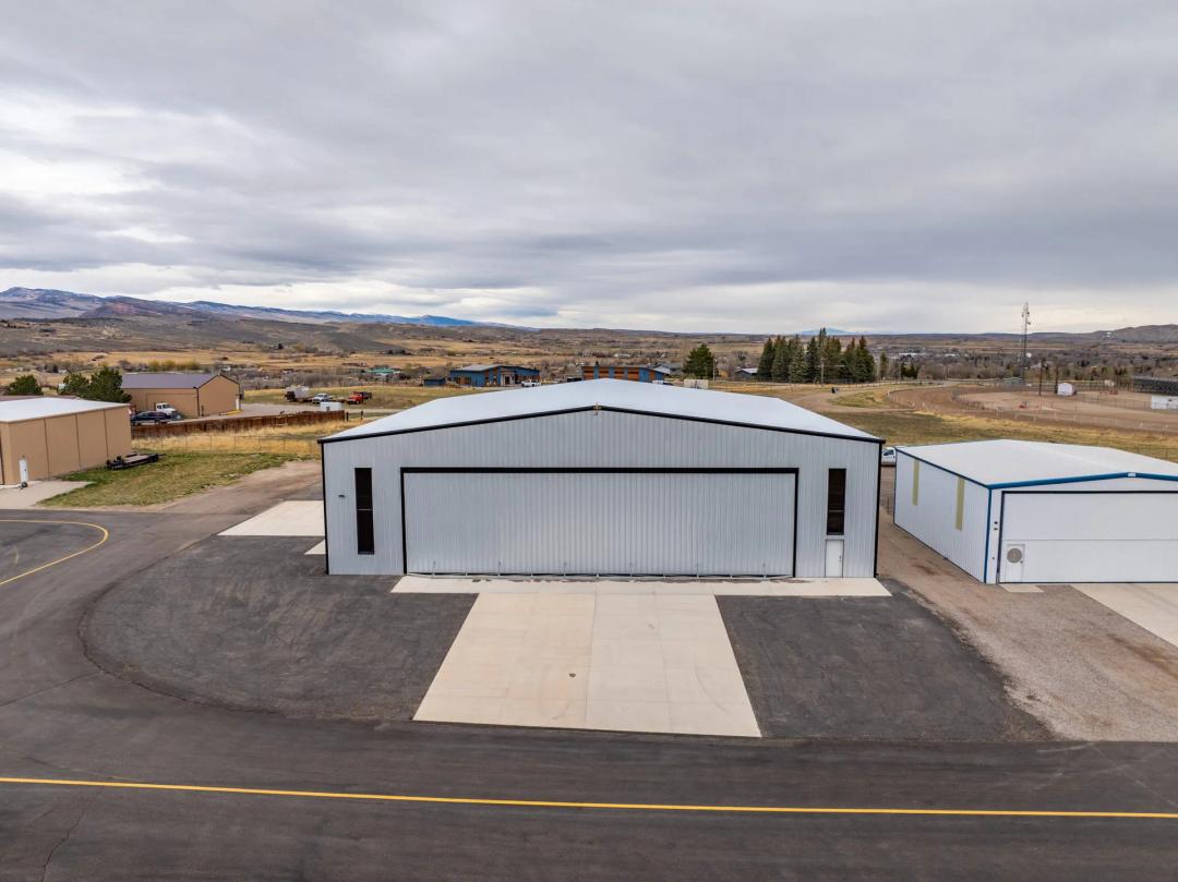 Hunt Field Airport Hangar #517