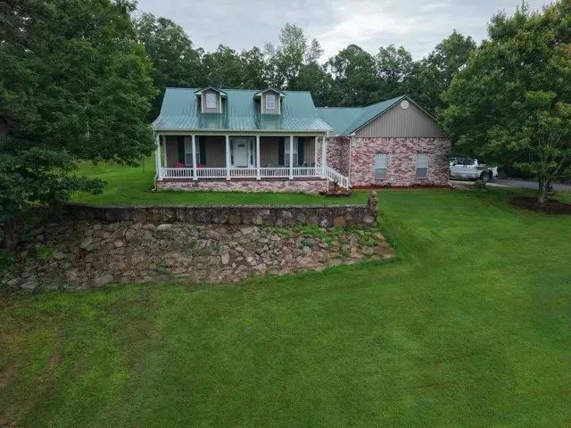 A Home on 6 Acres in Van Buren County, AR