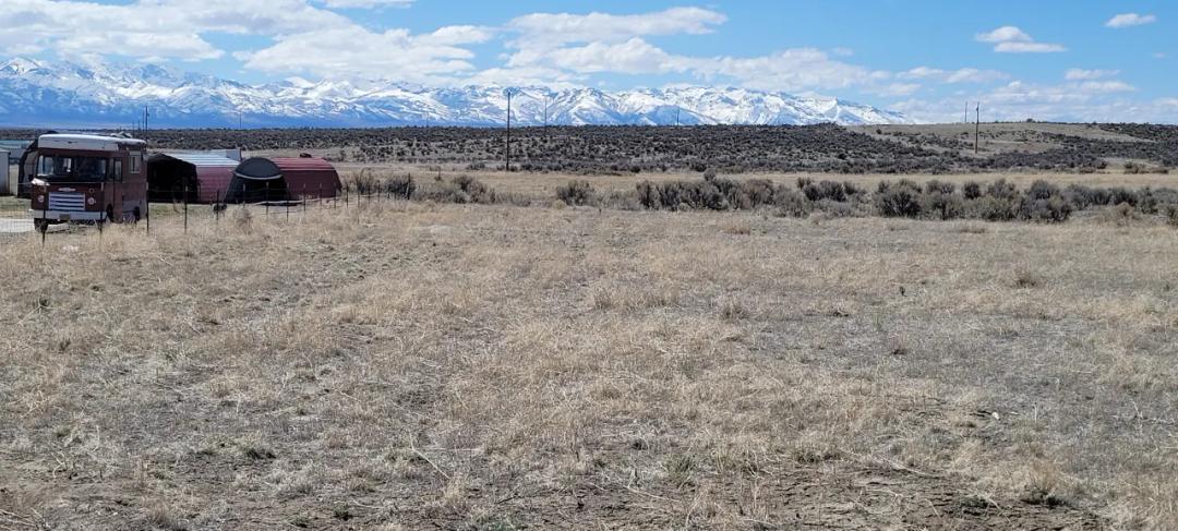 Small Gully on property with Mountain Views * Mobiles Modulars site builds allowed East of Elko