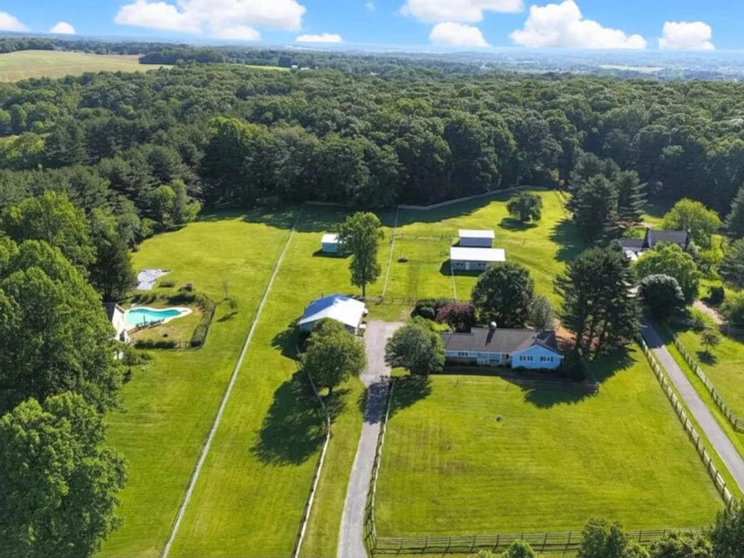 Move In Ready Farmette in Western Howard County