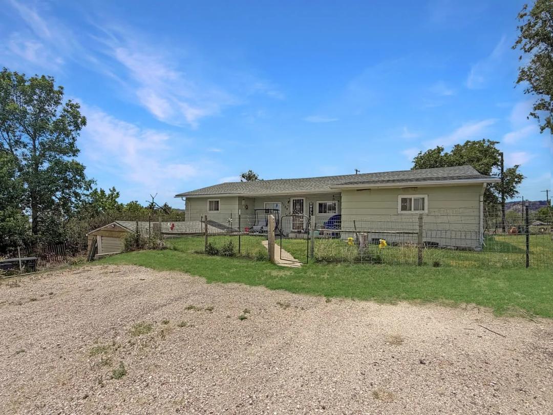1109 6th St Crawford, Nebraska