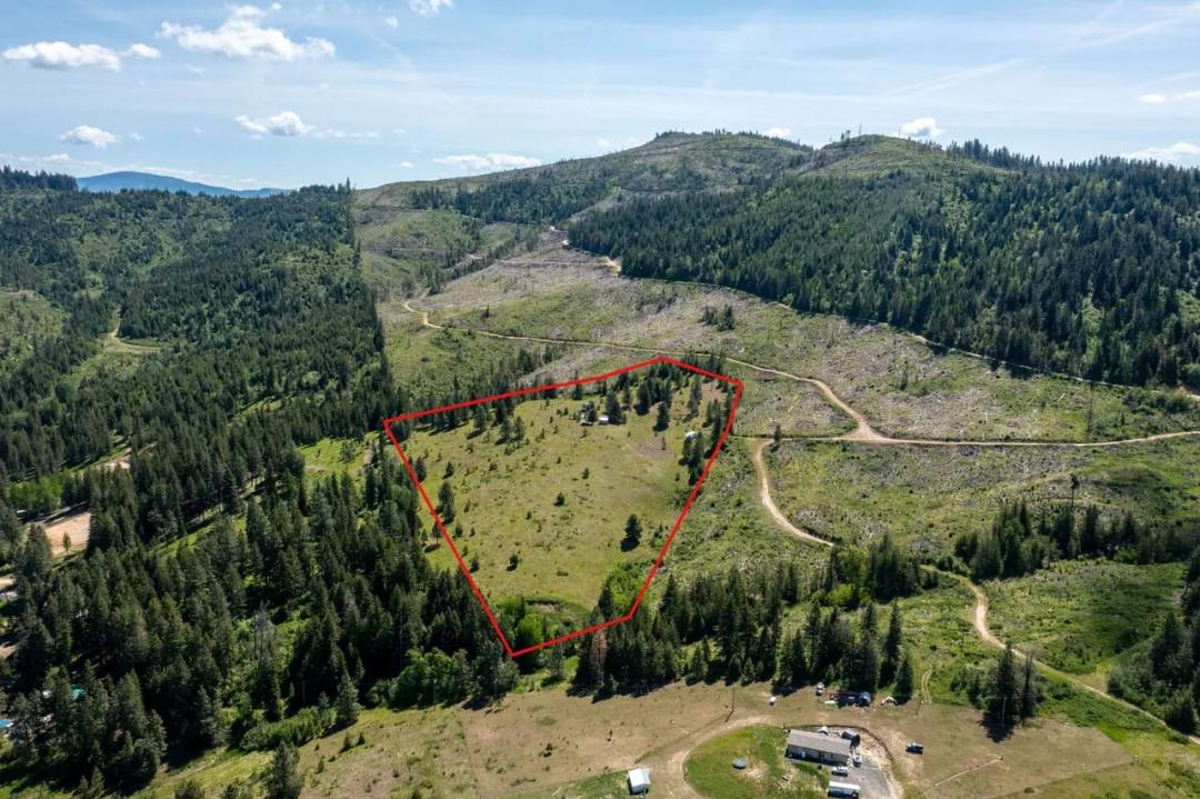 Come for the Views. Stay for the Quiet. 12.59 acres in Plummer!