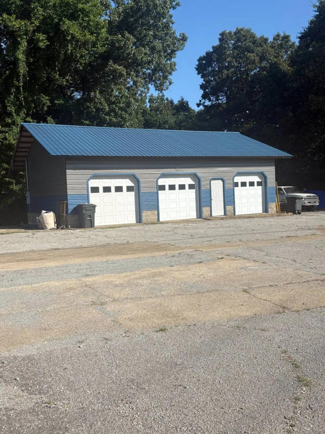 Large Building For Sale Excellent Location in north Arkansas