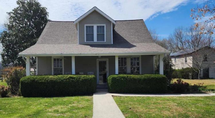 HOME IN A SMALL-TOWN COUNTY FINE LIVING SURROUNDS & COMFORT
