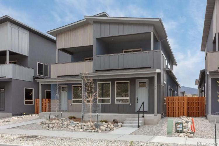 126 Southside Loop, Salida