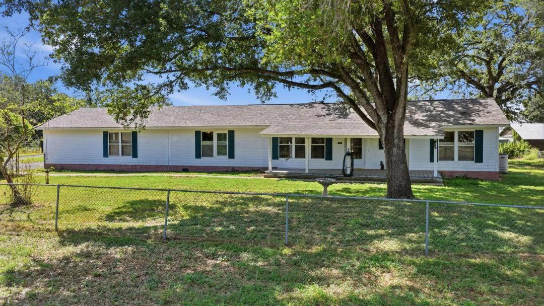 4821 FM 467 Seguin TX, 78155