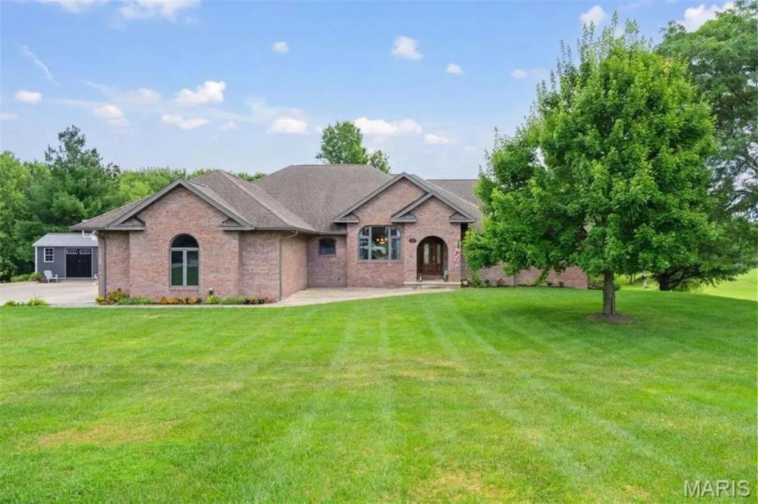 514 Lakeside Manor