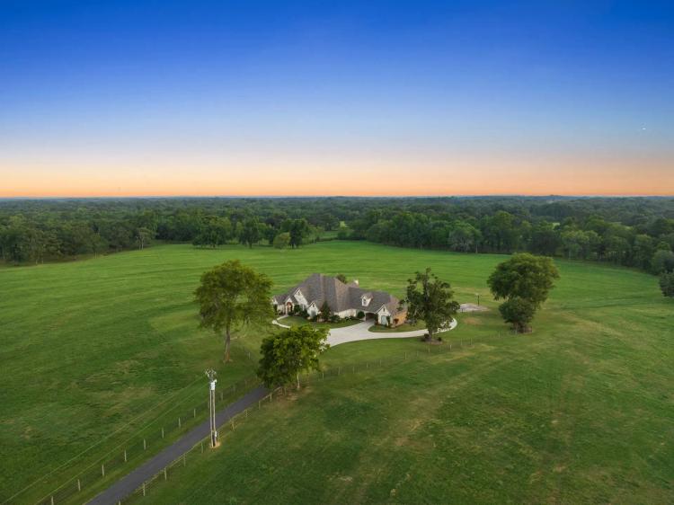 Immaculate Ranch Retreat!
