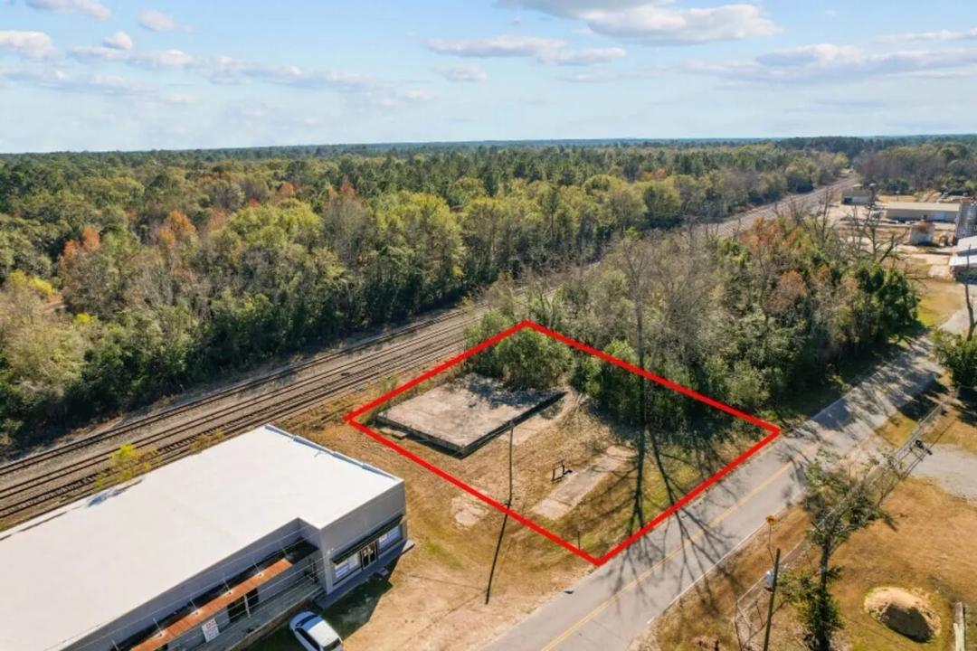 Light Industrial Lot in Wayne County