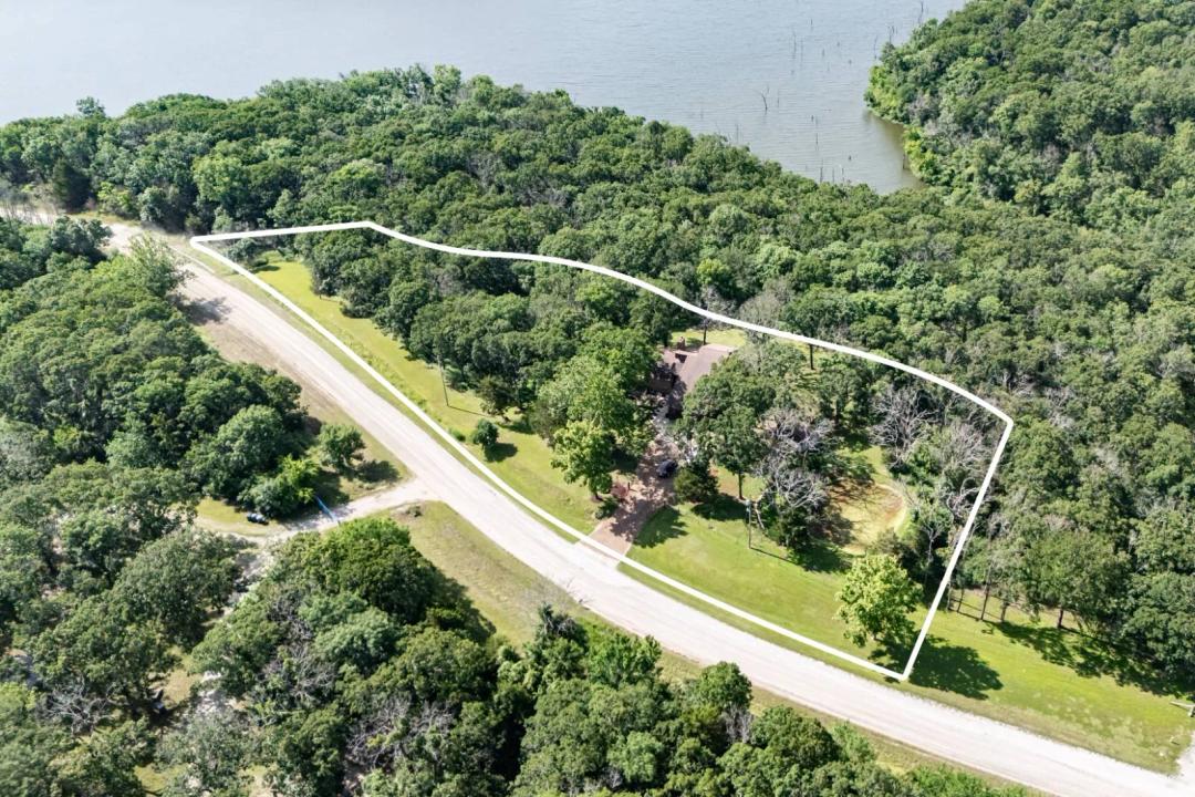 Big Hill Lake Dream Home - Lake Living and Recreation