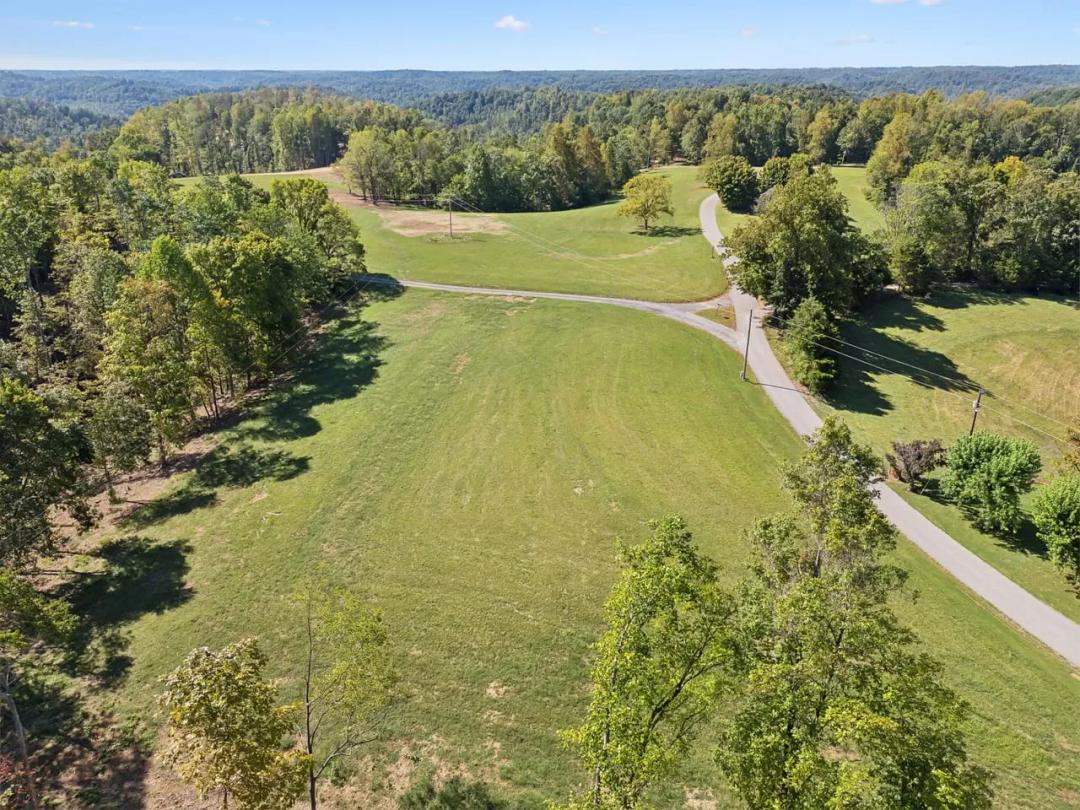 245 +/- Acres of Exceptional Hunting and Recreational Property with Dream Home Potential located in Jackson County, TN