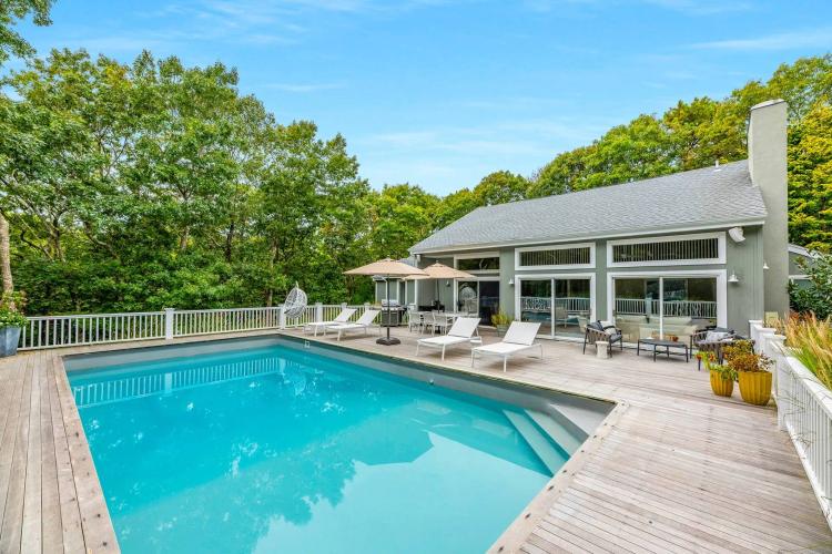 5 Bedrooms4 Bathroom on 3.01 Acres at 19 Passing Road